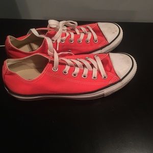 Converse size 6 men’s or 9 woman’s neon pink